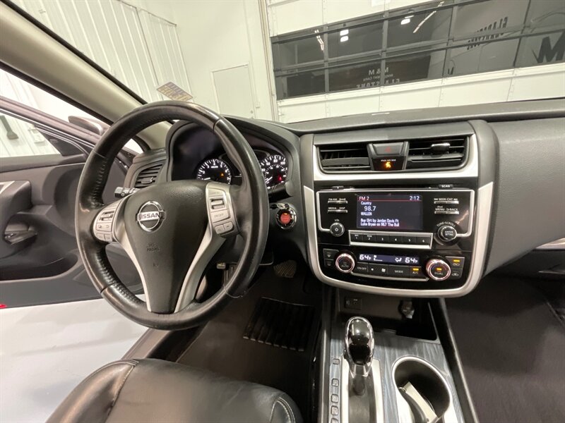2018 Nissan Altima 2.5 SL / Leather Heated Seats /Backup  Camera  / BOSE SOUND - Photo 15 - Gladstone, OR 97027