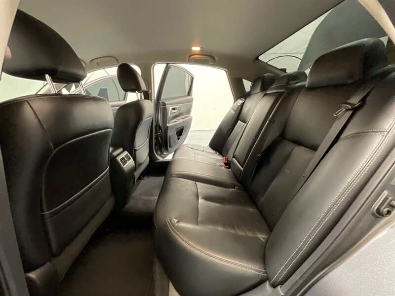 2018 Nissan Altima 2.5 SL / Leather Heated Seats /Backup  Camera  / BOSE SOUND - Photo 12 - Gladstone, OR 97027