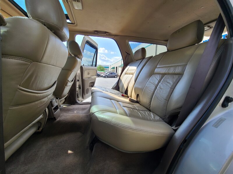 1999 Toyota 4Runner 4X4 V6 3.4L / LEATHER / NEW TIMING BELT / LIFTED / NEW TIRES / Upgraded Wheels / Local NO RUST / Very Clean - Photo 14 - Portland, OR 97217