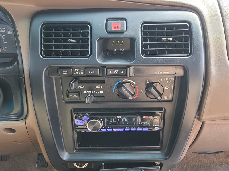 1999 Toyota 4Runner 4X4 V6 3.4L / LEATHER / NEW TIMING BELT / LIFTED / NEW TIRES / Upgraded Wheels / Local NO RUST / Very Clean - Photo 19 - Portland, OR 97217