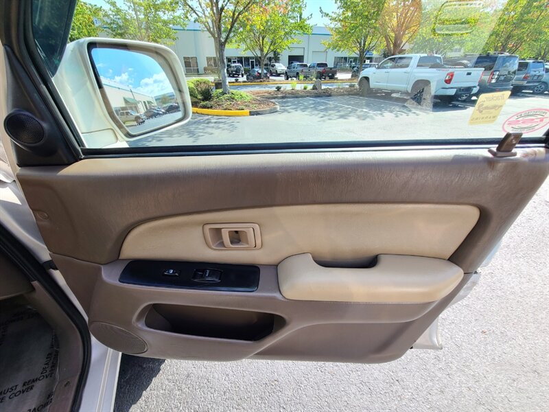 1999 Toyota 4Runner 4X4 V6 3.4L / LEATHER / NEW TIMING BELT / LIFTED / NEW TIRES / Upgraded Wheels / Local NO RUST / Very Clean - Photo 44 - Portland, OR 97217