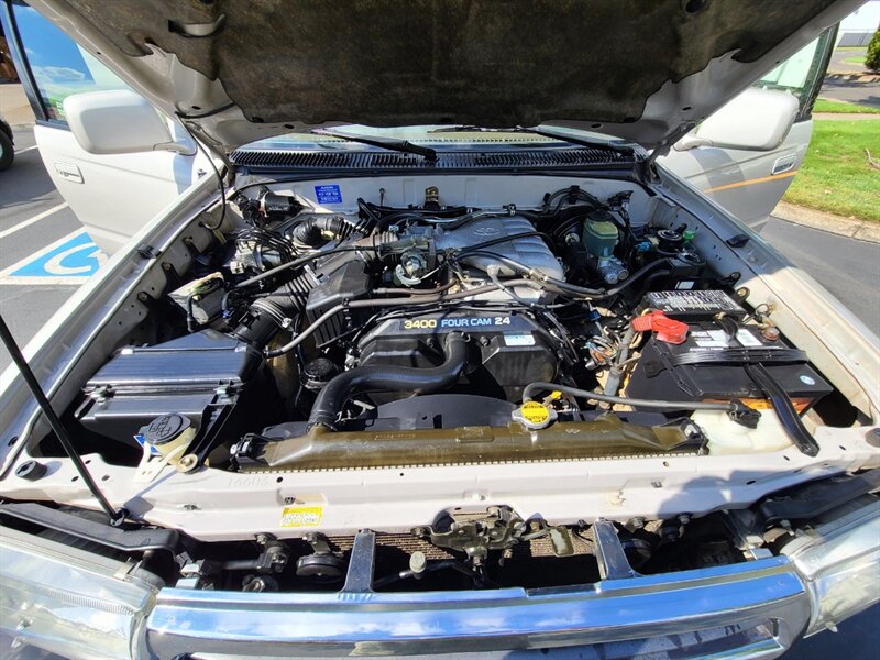 1999 Toyota 4Runner 4X4 V6 3.4L / LEATHER / NEW TIMING BELT / LIFTED / NEW TIRES / Upgraded Wheels / Local NO RUST / Very Clean - Photo 30 - Portland, OR 97217