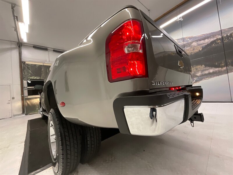 2008 Chevrolet Silverado 3500 LTZ Crew Cab 4X4 / 6.6L DIESEL / DUALLY / 83K MILE  / Z71 OFF RD / Local Truck / RUST FREE / Leather & Heated Seats / Navigation & Sunroof / ALLISON TRANNY / CLEAN CLEAN !! - Photo 10 - Gladstone, OR 97027