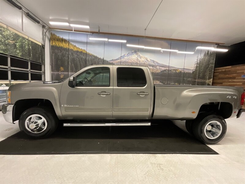 2008 Chevrolet Silverado 3500 LTZ Crew Cab 4X4 / 6.6L DIESEL / DUALLY / 83K MILE  / Z71 OFF RD / Local Truck / RUST FREE / Leather & Heated Seats / Navigation & Sunroof / ALLISON TRANNY / CLEAN CLEAN !! - Photo 3 - Gladstone, OR 97027
