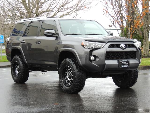 2015 Toyota 4Runner SR5 4WD / V6 / FACTORY WARRANTY / LIFTED !!   - Photo 2 - Portland, OR 97217