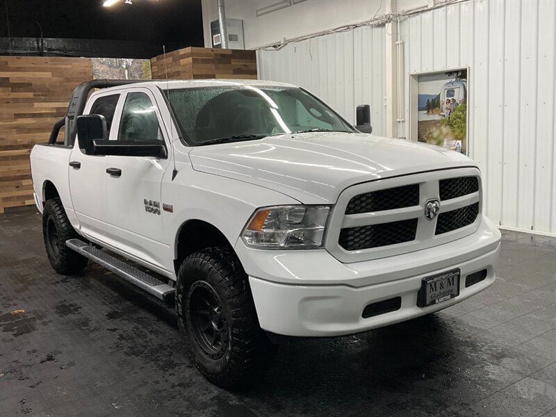 2015 RAM 1500 Crew Cab 4X4 / 5.7L HEMI / NEW LIFT WHEELS TIRES  BRAND NEW LIFT + WHEELS +TIRES - Photo 2 - Gladstone, OR 97027