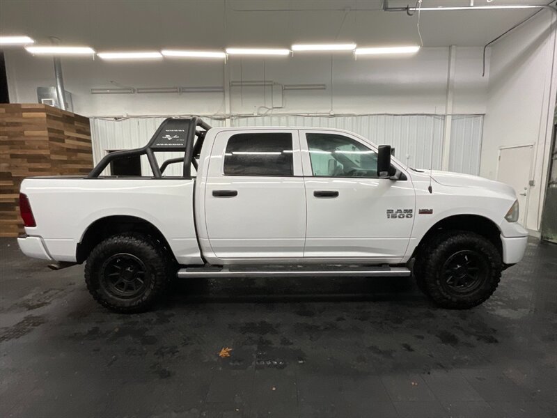 2015 RAM 1500 Crew Cab 4X4 / 5.7L HEMI / NEW LIFT WHEELS TIRES  BRAND NEW LIFT + WHEELS +TIRES - Photo 4 - Gladstone, OR 97027