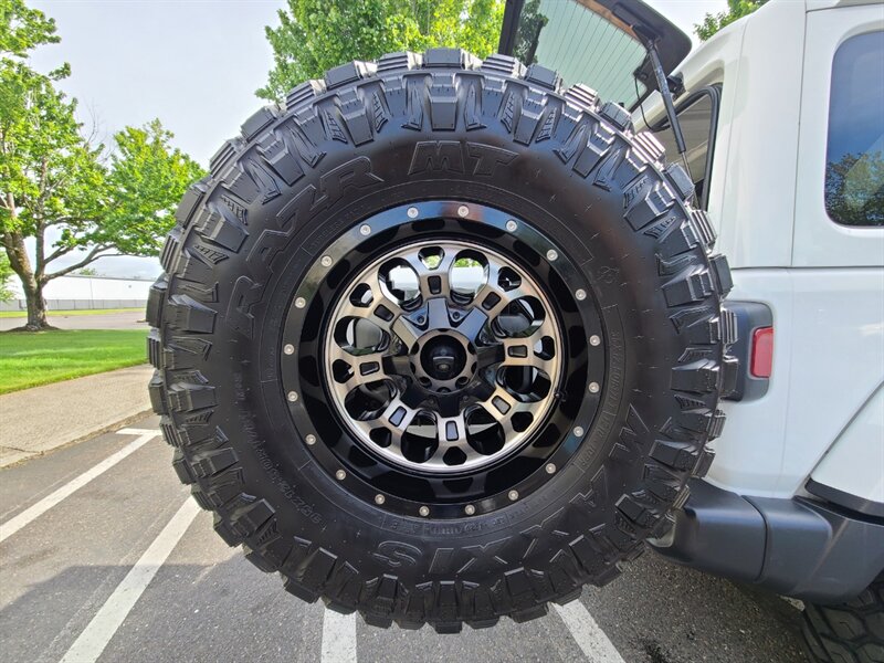 2019 Jeep Wrangler Unlimited SAHARA 4X4 V6 / LIFTED / 36K MILES  / 3.6L / HARD TOP / FUEL WHEELS / MUD TIRES / NO RUST / FACTORY WARRANTY / LOW LOW MILES - Photo 53 - Portland, OR 97217
