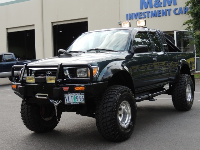 1996 Toyota Tacoma SR5 4X4 / 5-SPEED / 1-OWNER/ LIFTED LIFTED   - Photo 1 - Portland, OR 97217