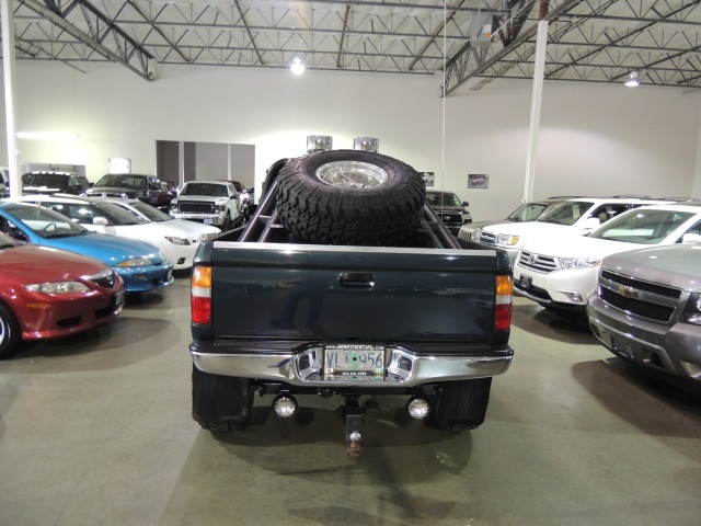 1996 Toyota Tacoma SR5 4X4 / 5-SPEED / 1-OWNER/ LIFTED LIFTED   - Photo 51 - Portland, OR 97217