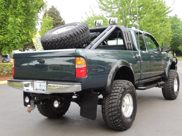 1996 Toyota Tacoma SR5 4X4 / 5-SPEED / 1-OWNER/ LIFTED LIFTED   - Photo 8 - Portland, OR 97217