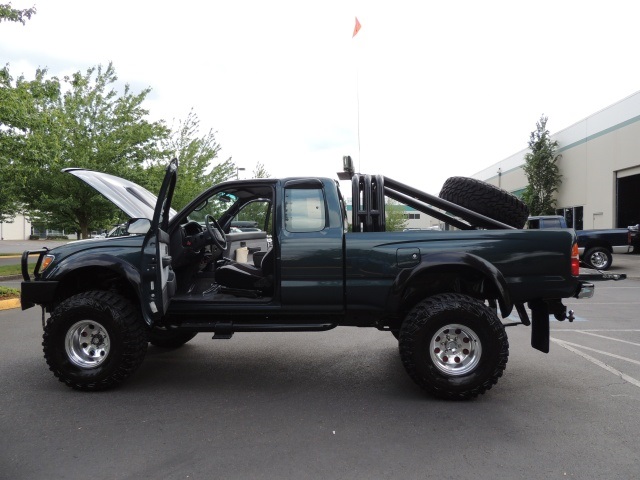 1996 Toyota Tacoma SR5 4X4 / 5-SPEED / 1-OWNER/ LIFTED LIFTED   - Photo 26 - Portland, OR 97217