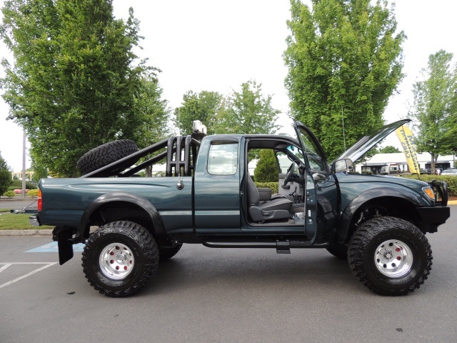 1996 Toyota Tacoma SR5 4X4 / 5-SPEED / 1-OWNER/ LIFTED LIFTED   - Photo 29 - Portland, OR 97217