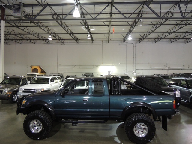 1996 Toyota Tacoma SR5 4X4 / 5-SPEED / 1-OWNER/ LIFTED LIFTED   - Photo 53 - Portland, OR 97217