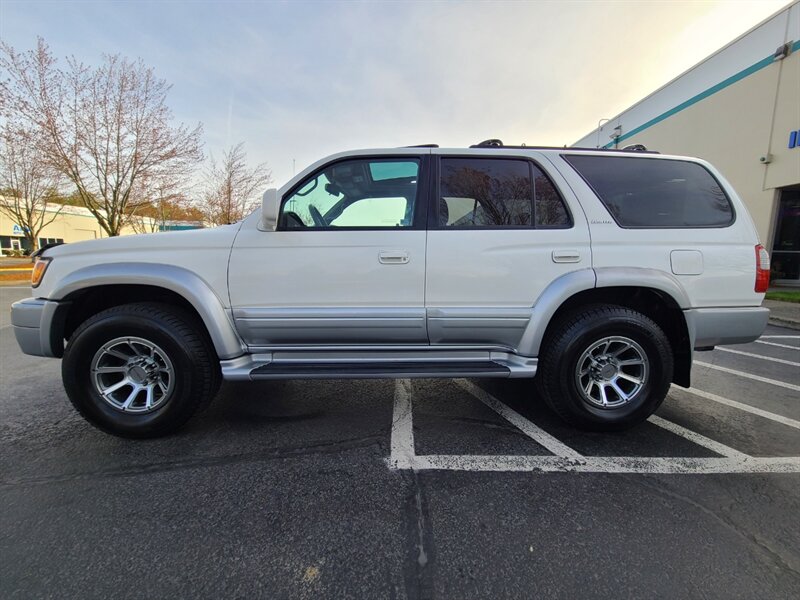 1999 Toyota 4Runner Limited V6 3.4L / LEATHER / SUN ROOF / 2-OWNER  / MICHELIN TIRES / CUSTOM WHEELS / 2-TONE PAINT / BEAUTIFUL SHAPE !! - Photo 3 - Portland, OR 97217