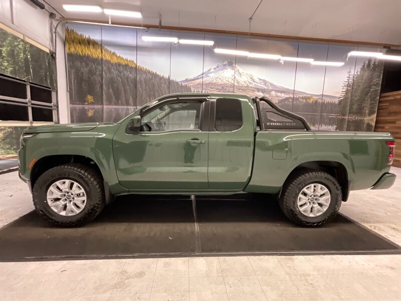 2022 Nissan Frontier SV King Cab 4Dr 4X4 /3.8L V6 /LIFTED / 7,000 MILES  / 1-OWNER LOCAL / Technology Pkg / Heated Seats / Remote Start / Backup Camera - Photo 3 - Gladstone, OR 97027