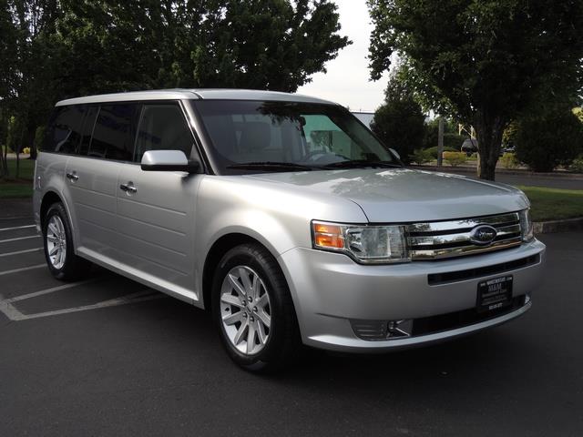 2010 Ford Flex SEL / AWD / Leather / Third Seat / Excel Cond   - Photo 2 - Portland, OR 97217