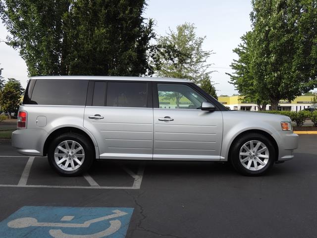 2010 Ford Flex SEL / AWD / Leather / Third Seat / Excel Cond   - Photo 4 - Portland, OR 97217