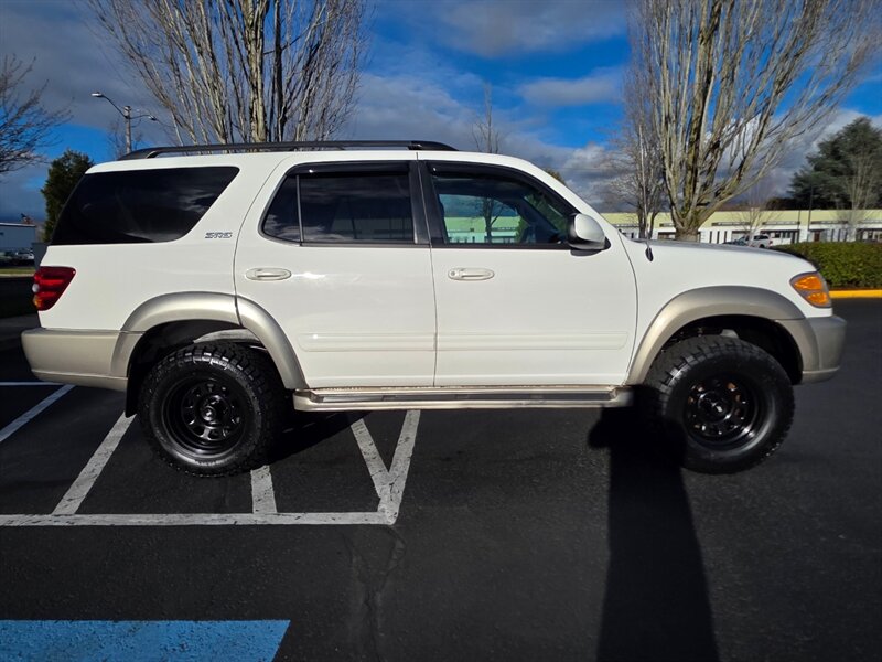 2001 Toyota Sequoia SR5 4X4 V8 4.7L / FRESH TIMING BELT SERVICE  / 8-PASSENGER / BRAND NEW WHEELS / BRAND NEW TIRES / BRAND NEW LIFT - Photo 4 - Portland, OR 97217