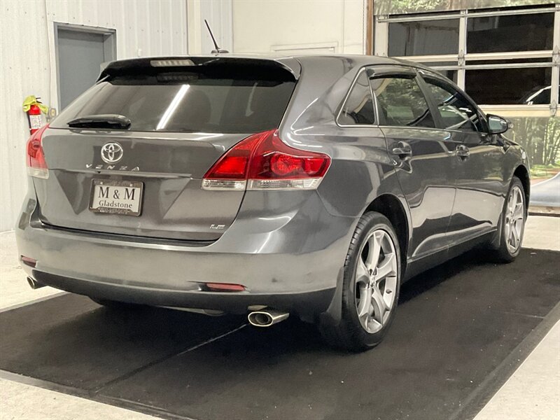 2013 Toyota Venza LE Wagon / 3.5L V6 / NEW TIRES/ 94,000 MILES  / Power Lift Tail Gate / BRAND NEW TIRES/ Excel Cond ! - Photo 8 - Gladstone, OR 97027