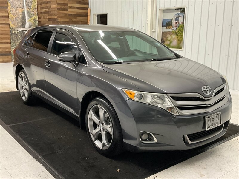 2013 Toyota Venza LE Wagon / 3.5L V6 / NEW TIRES/ 94,000 MILES  / Power Lift Tail Gate / BRAND NEW TIRES/ Excel Cond ! - Photo 2 - Gladstone, OR 97027