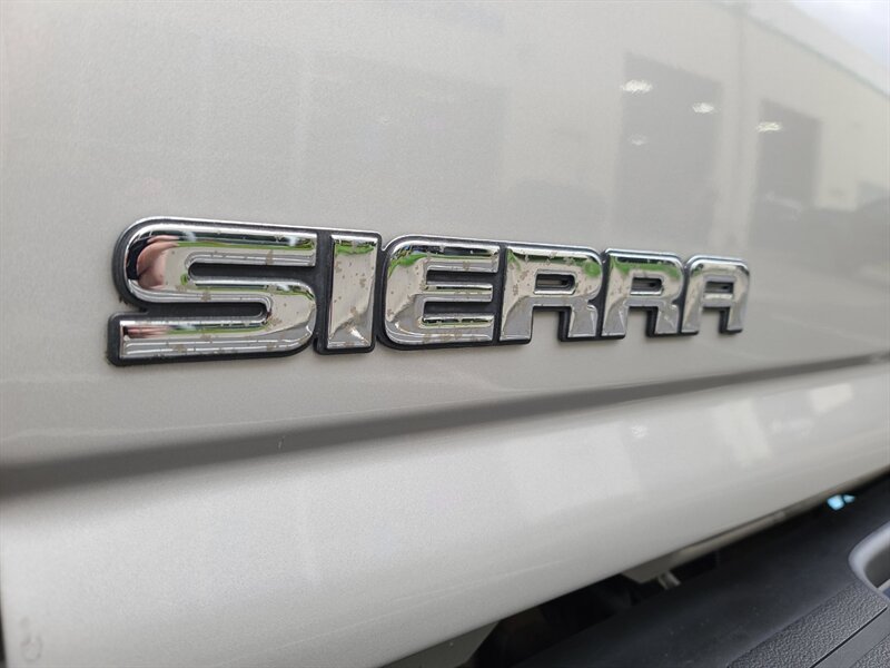 2004 GMC Sierra 2500 SLT 4X4 Crew Cab V8 6.0L Leather DVD / 118K Miles  / Fully Loaded / Rust Free / Fully Loaded - Photo 57 - Portland, OR 97217