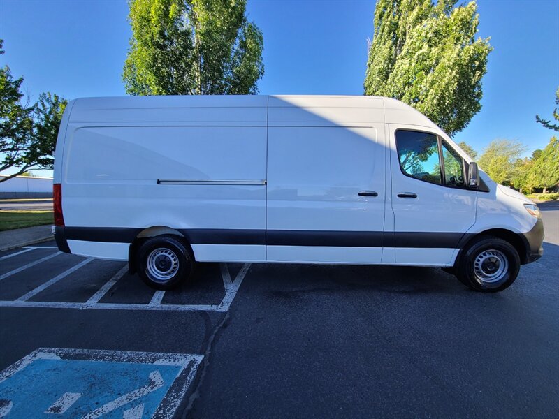 2020 Mercedes-Benz Sprinter 2500 3.0L DIESEL V6 / 170 " WB / HIGH ROOF / CAM  / BLIND SPOT MONITOR / RWD / 1-OWNER / 11K MILES ONLY!!! - Photo 4 - Portland, OR 97217