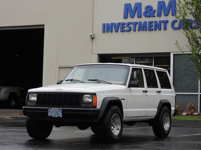 1996 Jeep Cherokee Sport 4dr / 4X4 / 6Cyl / Low Miles   - Photo 1 - Portland, OR 97217