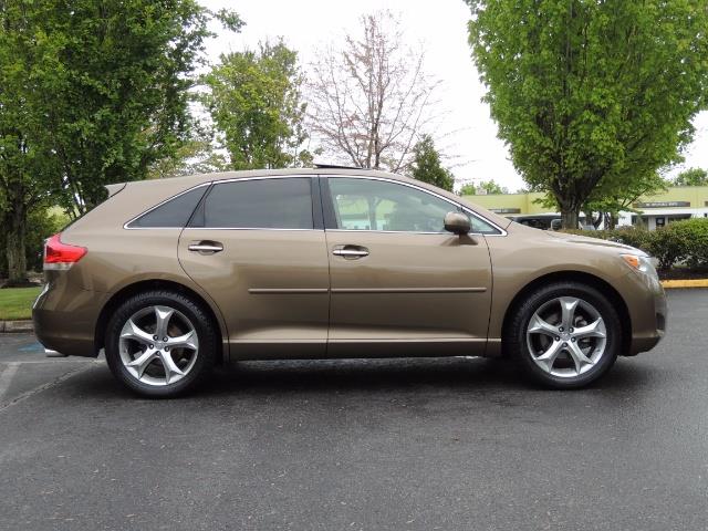 2010 Toyota Venza AWD V6 Wagon / LEATHER / Panoramic Roof / Records   - Photo 4 - Portland, OR 97217