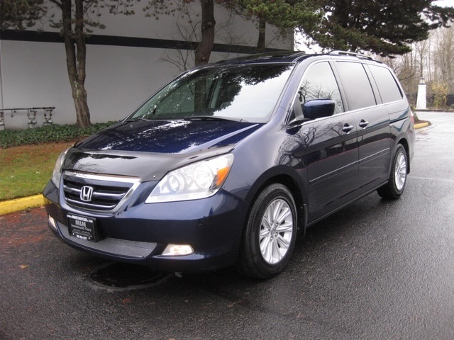 2005 Honda Odyssey TOURING / Captain Chairs / Leather / MoonRoof   - Photo 1 - Portland, OR 97217