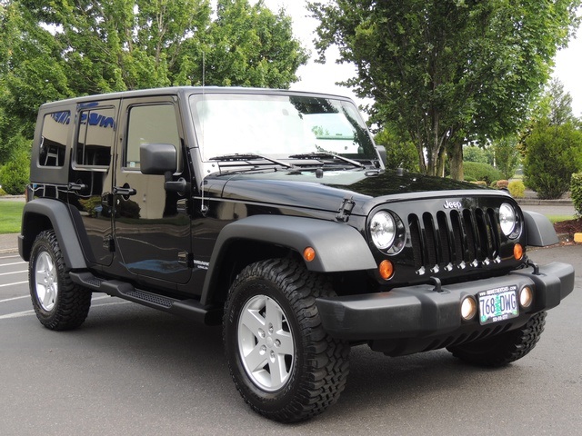 2008 Jeep Wrangler Unlimited X / 4X4 / Leather/ Hard Top / LIFTED   - Photo 2 - Portland, OR 97217