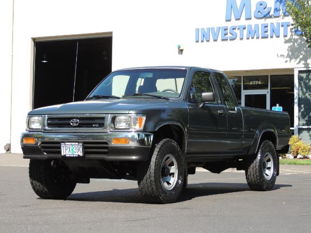1993 Toyota Pickup Deluxe V6 2dr Deluxe V6 / 4X4 / 5-SPEED / 1-OWNER   - Photo 1 - Portland, OR 97217