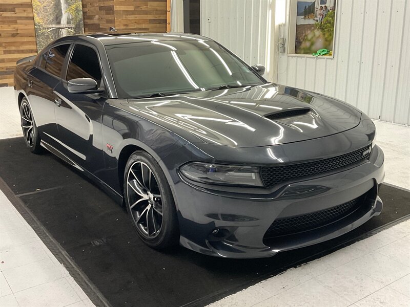 2018 Dodge Charger R/T Scat Pack Sedan / 392 V8 SRT HEMI 6.4L / SHARP  / Sunroof / Heated & Cooled Seats / Camera / ONLY 30,000 MILES - Photo 2 - Gladstone, OR 97027