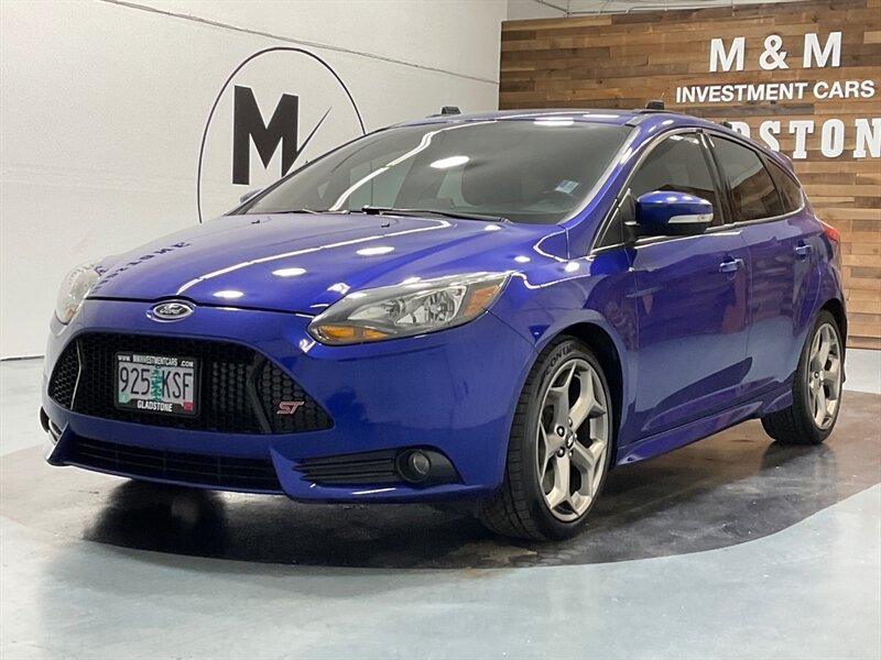 2014 Ford Focus ST Hatch Back / 2.0L 4Cyl ECOBOOST / 1-OWNER  / 6-SPEED MANUAL - Photo 1 - Gladstone, OR 97027