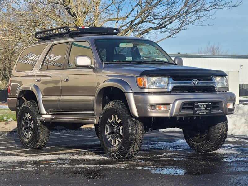 2002 Toyota 4Runner Limited V6 / LEATHER / NEW TIMING BELT / LIFTED  / 3.4L / HEATED SEATS / SUN ROOF / NEW TIRES / BEAUTIFUL !! - Photo 2 - Portland, OR 97217