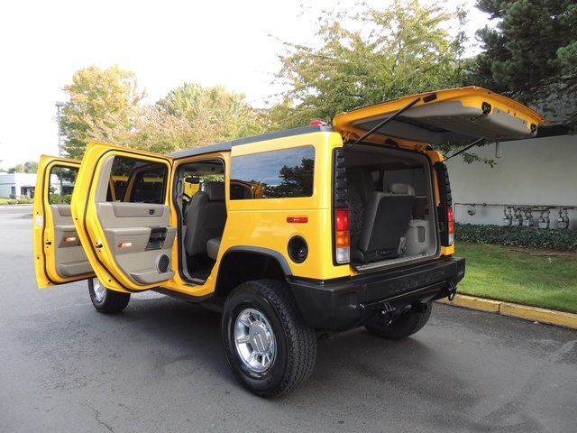2004 Hummer H2 4X4 / 3rd Seat / Rear DVD / Moon Roof / New Tires   - Photo 17 - Portland, OR 97217