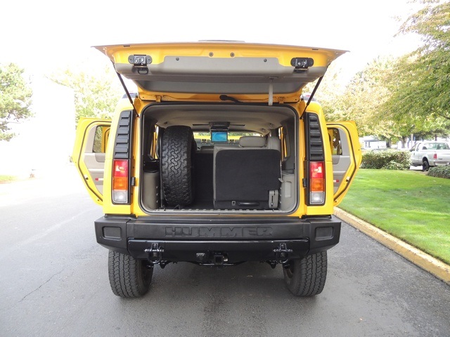 2004 Hummer H2 4X4 / 3rd Seat / Rear DVD / Moon Roof / New Tires   - Photo 18 - Portland, OR 97217