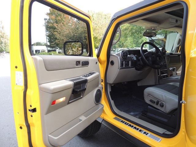 2004 Hummer H2 4X4 / 3rd Seat / Rear DVD / Moon Roof / New Tires   - Photo 24 - Portland, OR 97217