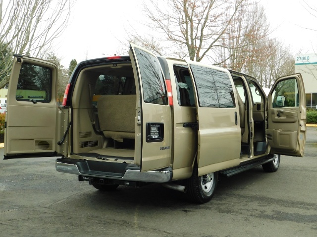 2006 Chevrolet Express 3500 / 12-Passenger Van / V8 / 1-TON / 111k miles   - Photo 28 - Portland, OR 97217