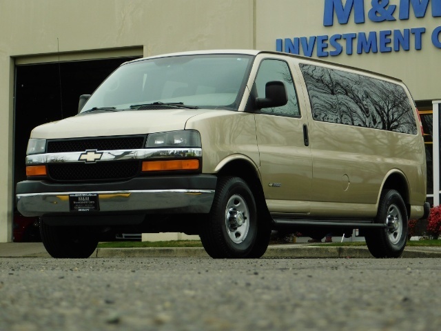 2006 Chevrolet Express 3500 / 12-Passenger Van / V8 / 1-TON / 111k miles   - Photo 1 - Portland, OR 97217