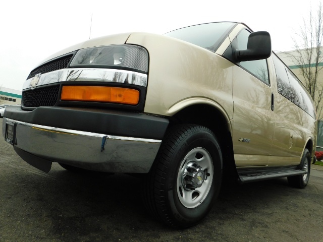 2006 Chevrolet Express 3500 / 12-Passenger Van / V8 / 1-TON / 111k miles   - Photo 9 - Portland, OR 97217