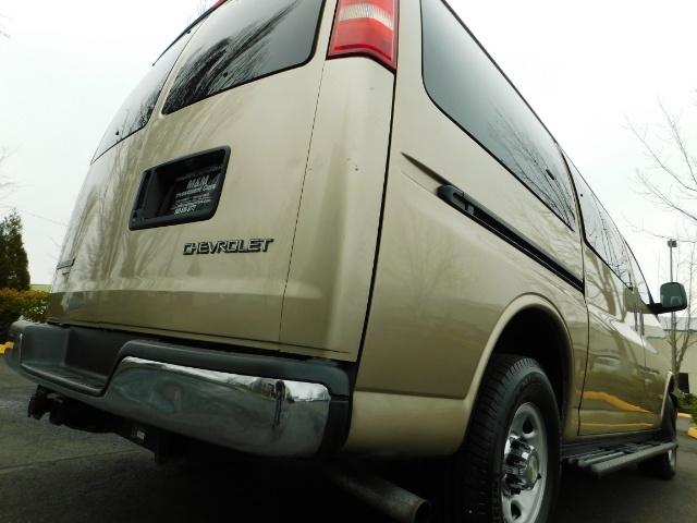 2006 Chevrolet Express 3500 / 12-Passenger Van / V8 / 1-TON / 111k miles   - Photo 11 - Portland, OR 97217