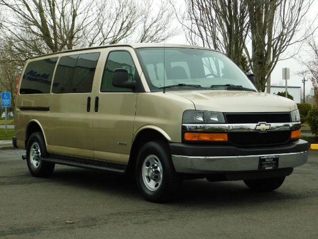 2006 Chevrolet Express 3500 / 12-Passenger Van / V8 / 1-TON / 111k miles   - Photo 2 - Portland, OR 97217