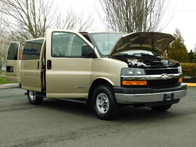 2006 Chevrolet Express 3500 / 12-Passenger Van / V8 / 1-TON / 111k miles   - Photo 29 - Portland, OR 97217