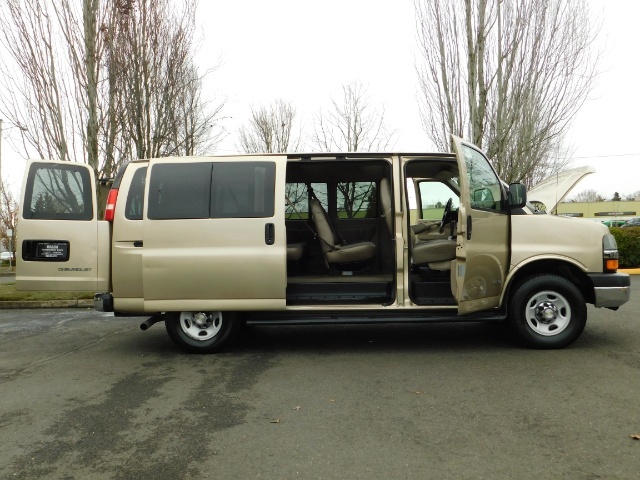 2006 Chevrolet Express 3500 / 12-Passenger Van / V8 / 1-TON / 111k miles   - Photo 23 - Portland, OR 97217