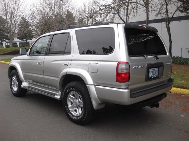 2000 Toyota 4Runner SPORT Edition / 4WD / Hood Scoop / LOW Miles   - Photo 4 - Portland, OR 97217