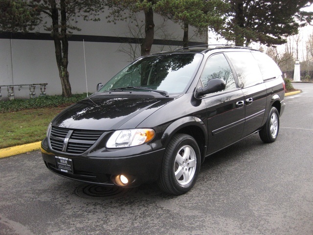 2007 Dodge Grand Caravan SXT Minivan V6 Auto / 3RD Seat / Rear DVD   - Photo 1 - Portland, OR 97217