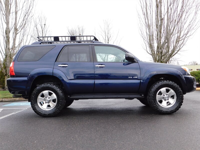2008 Toyota 4Runner SR5 V6 4.0L / 4X4 / DIFF LOCK / NEW LIFT /  NEW TIRES / EXCELLENT CONDITION / 105K MILES ONLY!!! - Photo 4 - Portland, OR 97217