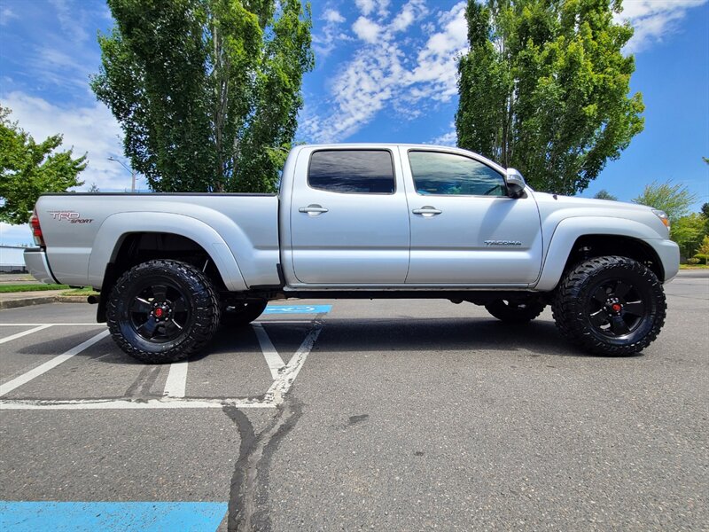 2013 Toyota Tacoma V6 4.0L / DOUBLE CAB / 4X4 / TRD PACKAGE / LONG  BED / 1-OWNER / NEW TIRES / NEW LIFT !!! - Photo 4 - Portland, OR 97217