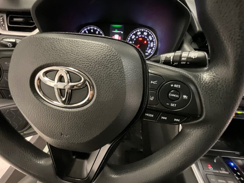 2019 Toyota RAV4 XLE Sport Utility /Sunroof / Camera  / 29,000 MILE  / LOCAL SUV / 4Cyl 2.5L / FWD / Excel Cond - Photo 39 - Gladstone, OR 97027
